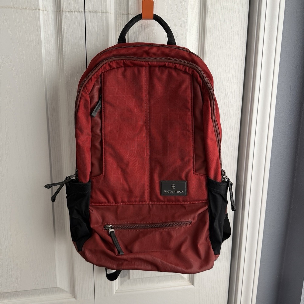 Victorinox Altmont 3.0 Dual Compartment Laptop Luggage Unisex Backpack Travel